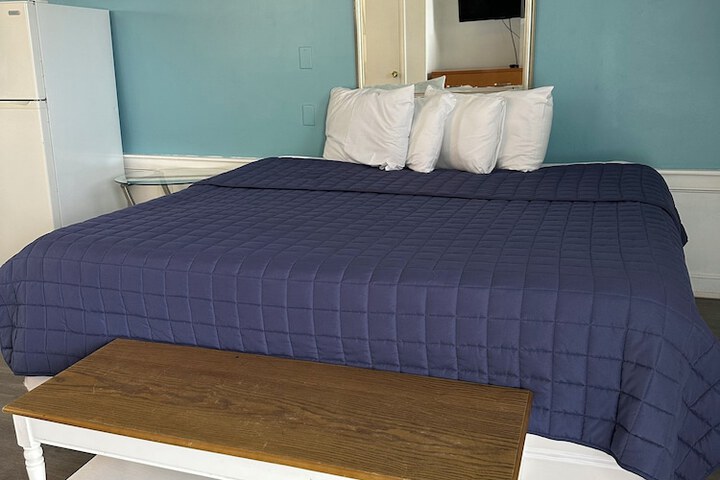 Room 3 of 22