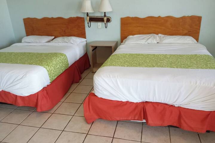Room 4 of 10