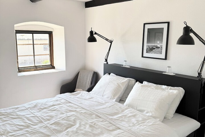 Room 27 of 140