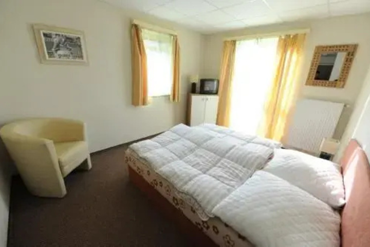 Room 7 of 23