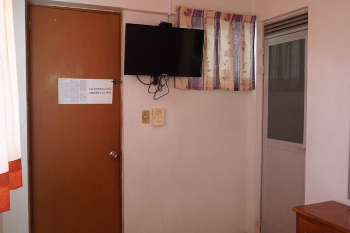 Room 7 of 32