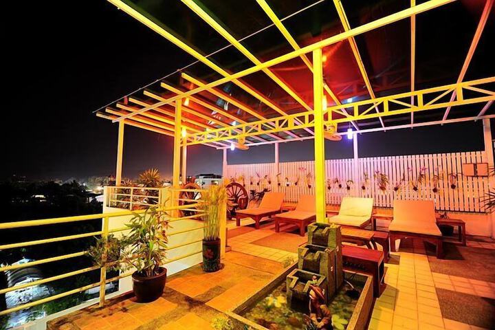 Sundeck 39 of 42
