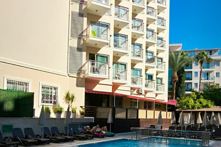 Pools & Facilities