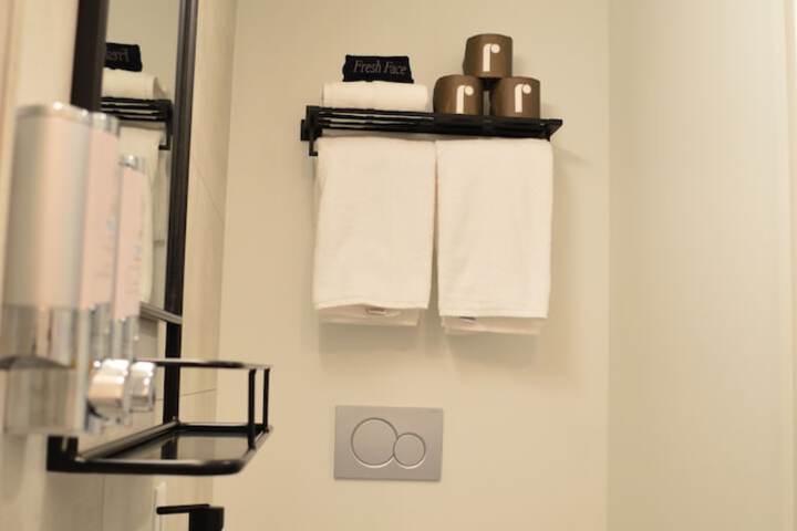 Room 34 of 66