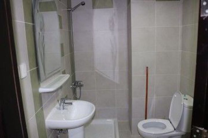 Room 2 of 32