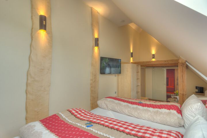 Room 4 of 49