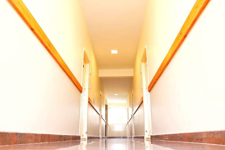 Ballroom/Hall 41 of 48