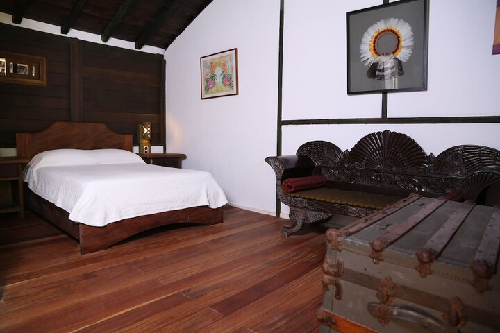 Room 5 of 68