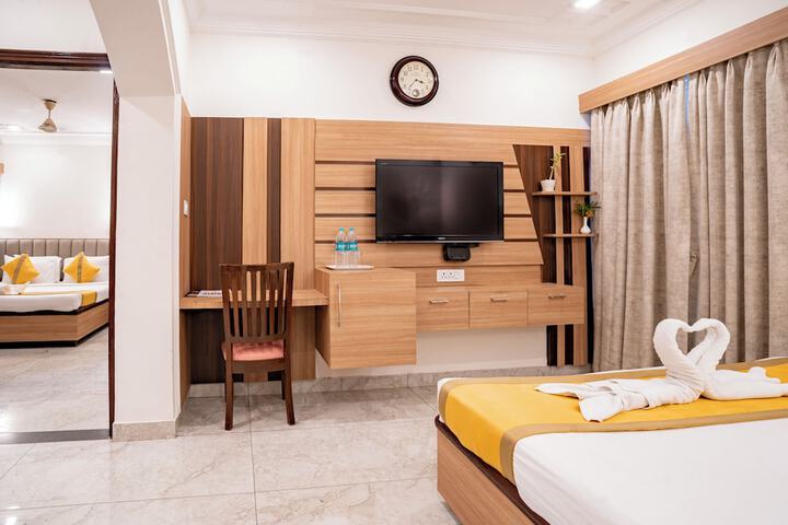 Room 25 of 77
