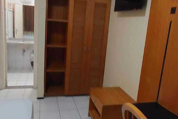 Room 8 of 31