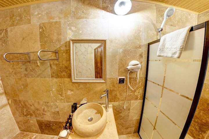 Room 75 of 99