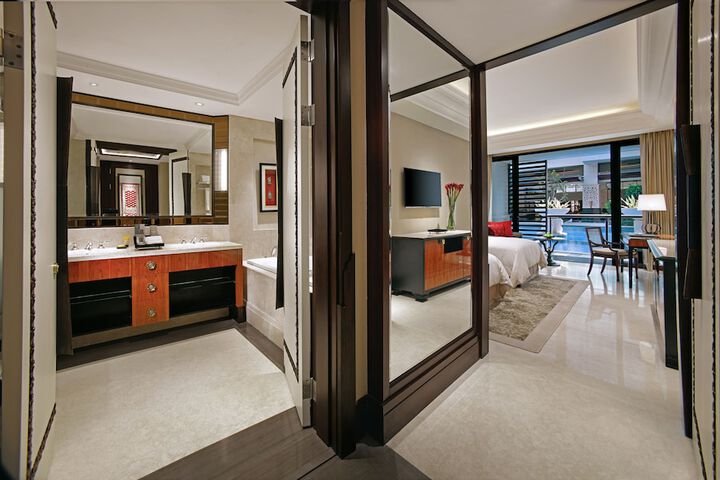 Room 4 of 55