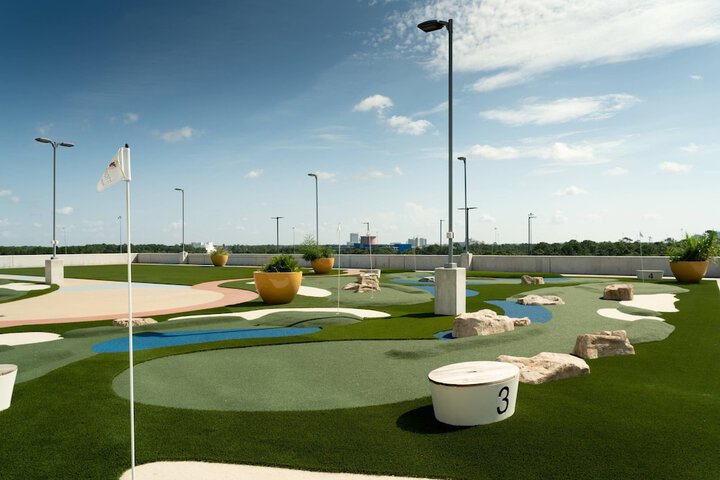 Mini-golf