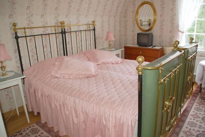 Room 9 of 31