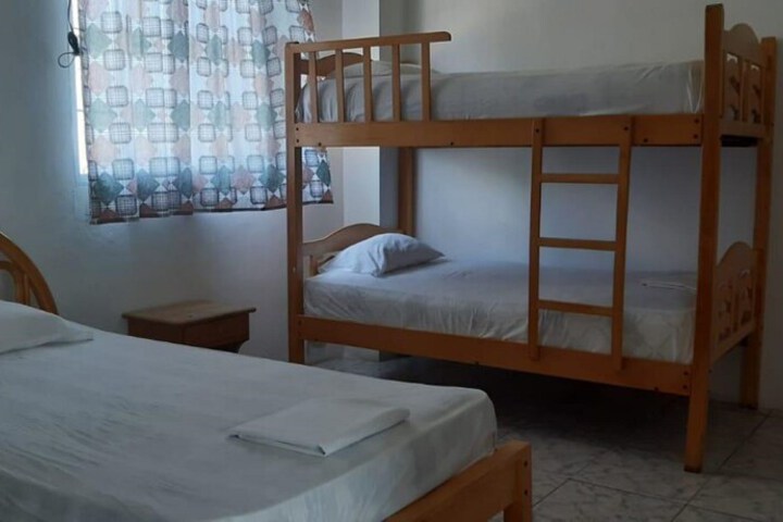 Room 10 of 25