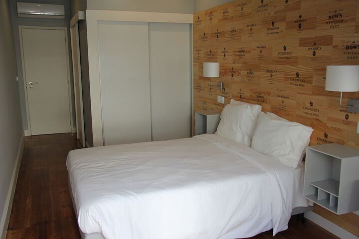 Room 4 of 79