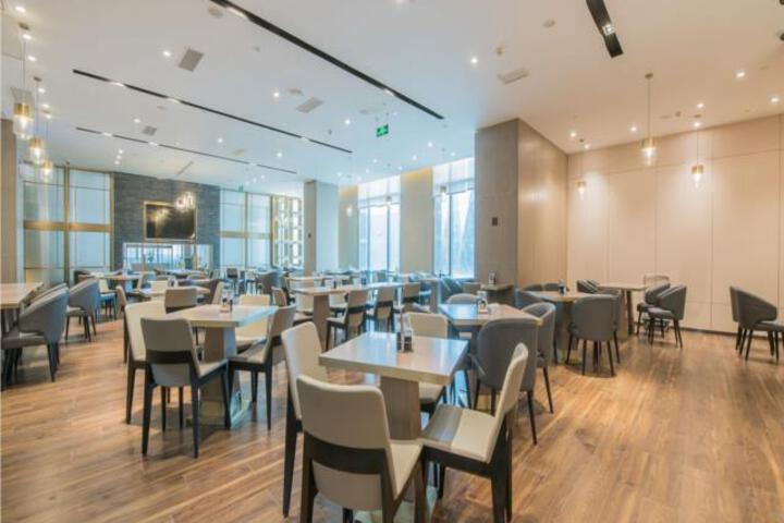 Dongfang Lizhi Hotel (Chengdu Chunxi Road Taikoo Li)