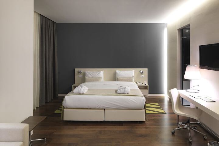 Room 4 of 57