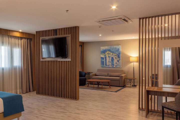 Room 14 of 51
