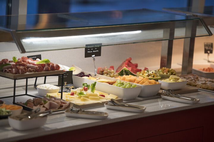 Dining 60 of 88