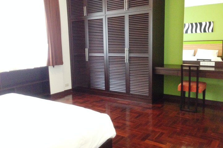 Room 4 of 86