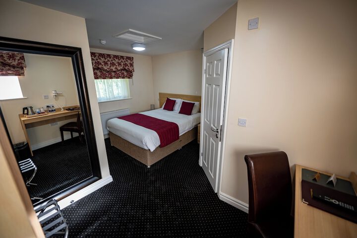 Room 10 of 48