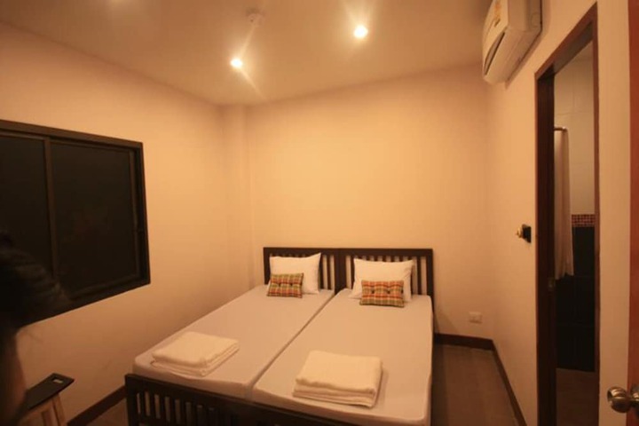 Room 14 of 32