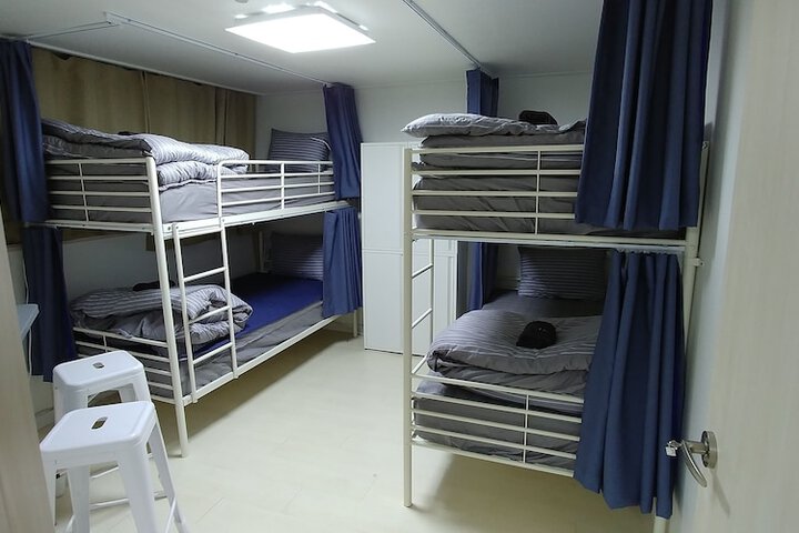 Room 6 of 31