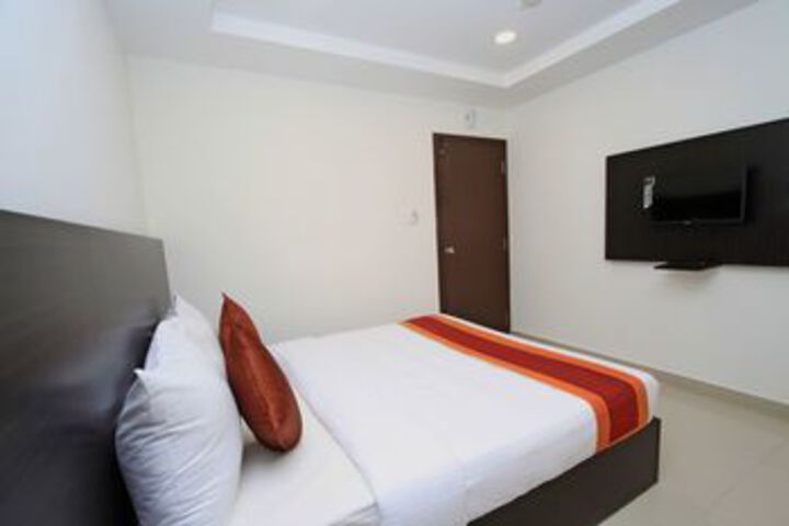 Room 10 of 25