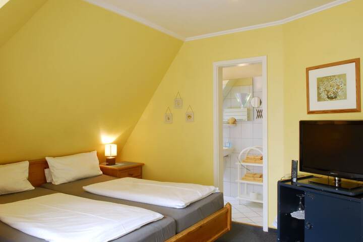 Room 34 of 72