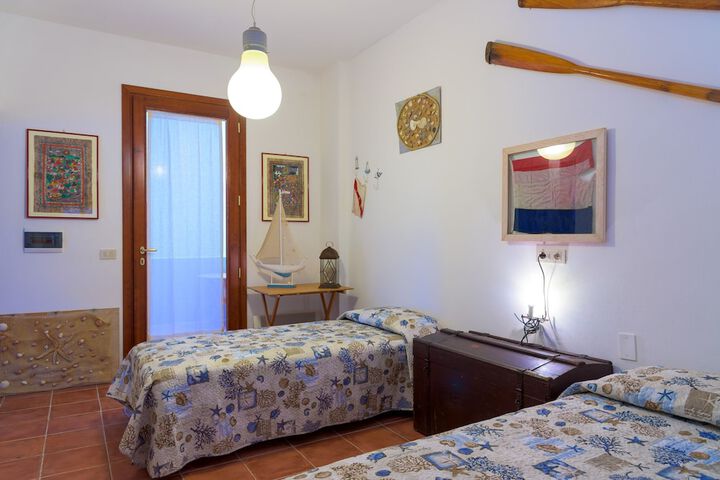 Room 4 of 24