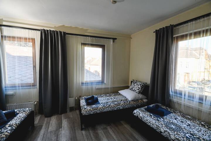 Room 17 of 94