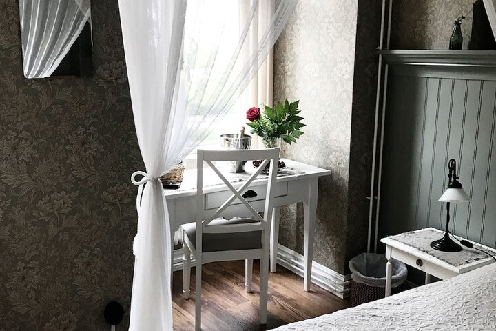 Room 8 of 40