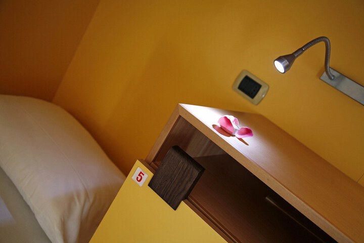 Room 8 of 61