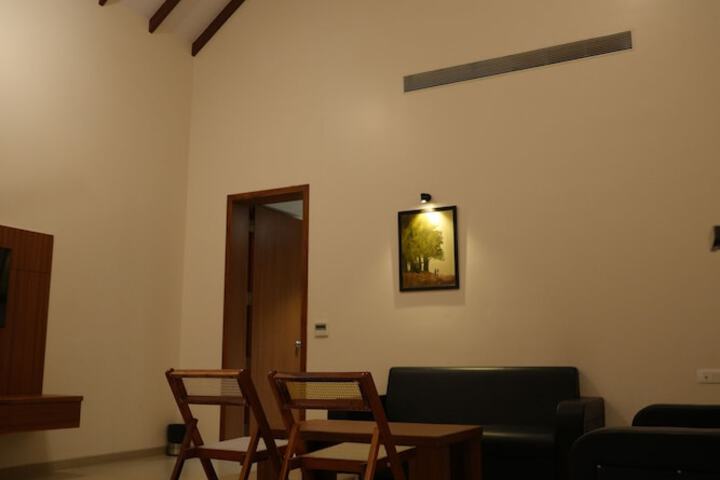 Room 5 of 38