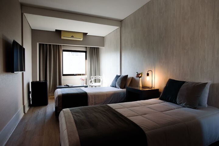 Room 16 of 44