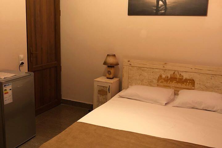 Room 15 of 28
