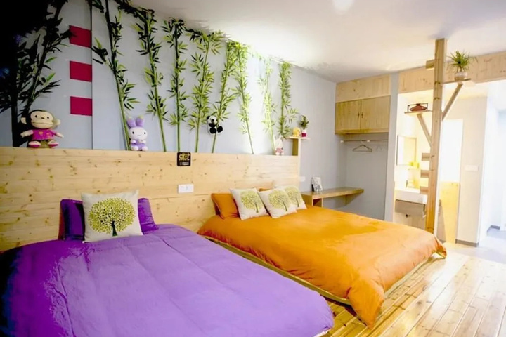 Room 4 of 20