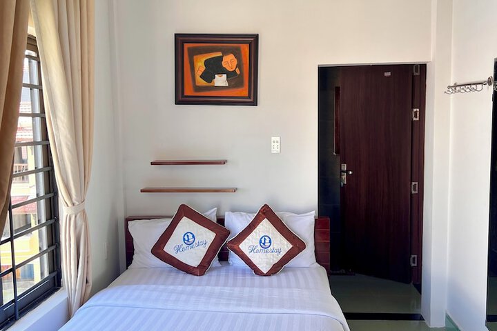 Room 51 of 153