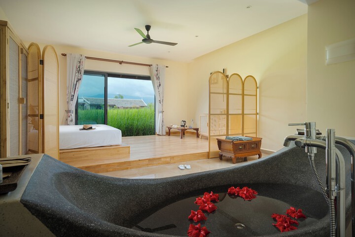Room 15 of 90