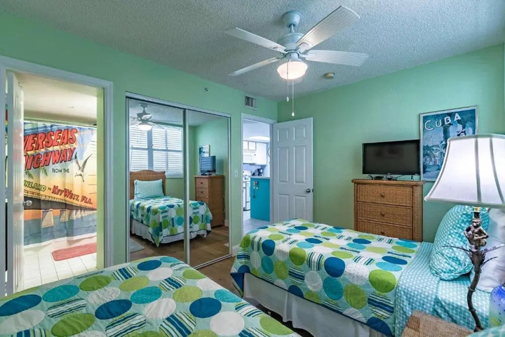 Room 6 of 20