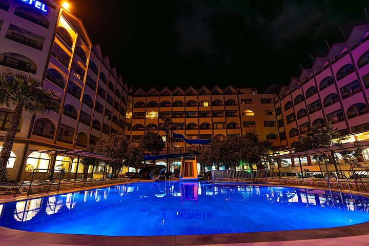 Pool 10 of 24