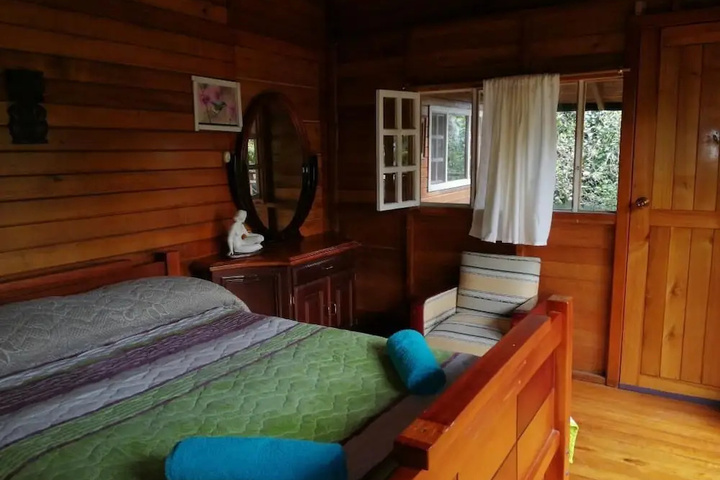 Room 5 of 15