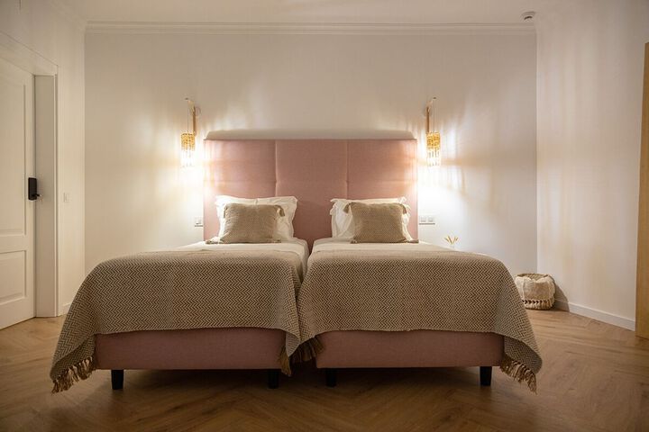 Room 22 of 77