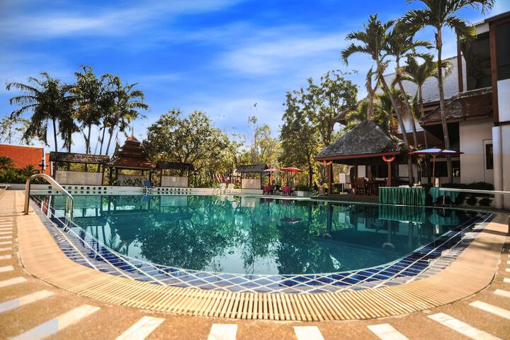 Pool Hotel