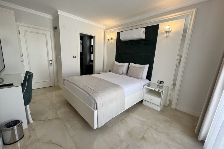 Room 45 of 107