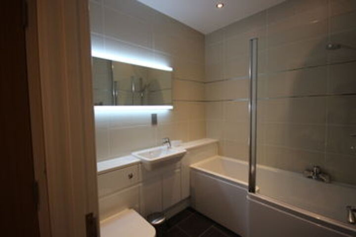 Room 4 of 27