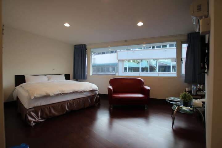 Room 22 of 115