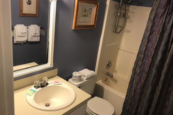 Room 339 of 400