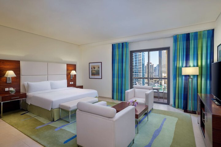 Room 104 of 199